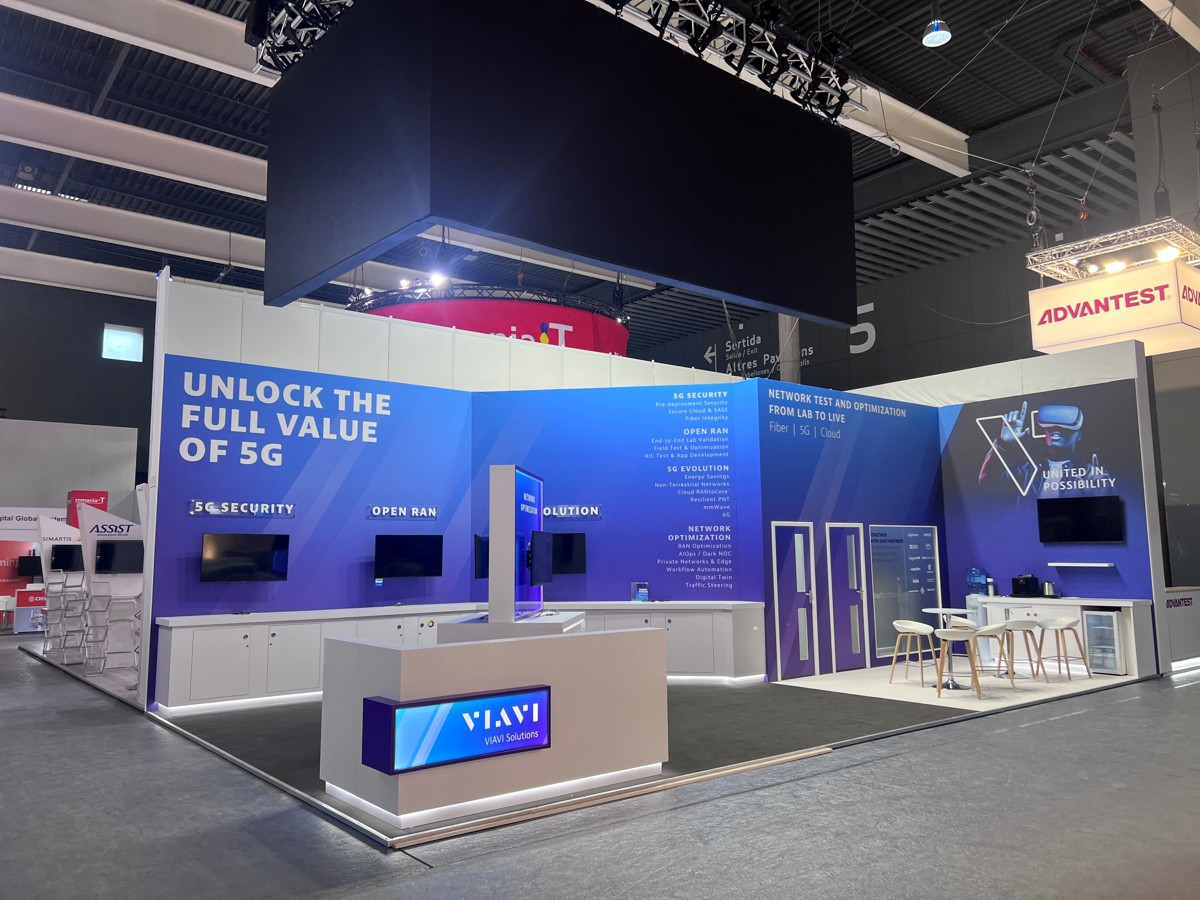 A tradeshow booth displaying the VIAVI brand